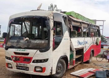 सिरहामा बस दुर्घटना हुँदा दुई जनाको मृत्यु, २५ घाइते