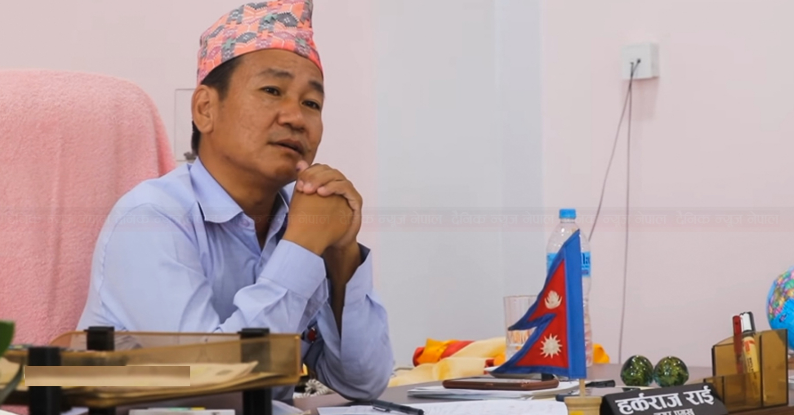 धरानका नगर प्रमुख हर्कले गरेन् राष्ट्रियसभा निर्वाचनमा मतदान